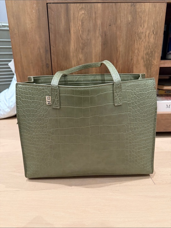 BEIS Handbags - BEIS Olive Croc-Embossed Structured Tote